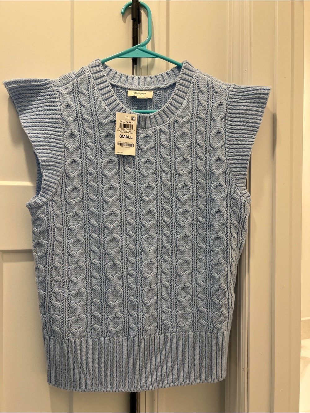 Sleeveless Cable Knit Crewneck Sweater Vest - Light Blue